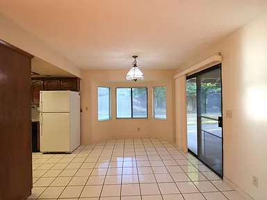 4 Bedroom - House for sale in  California