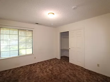 4 Bedroom - House for sale in  California