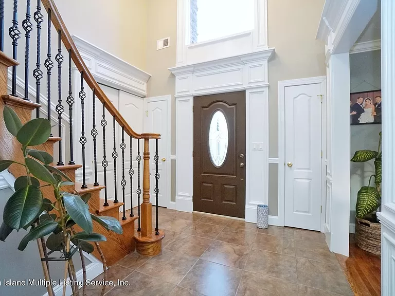 4 Bedroom - House for sale in  Staten Island, NY