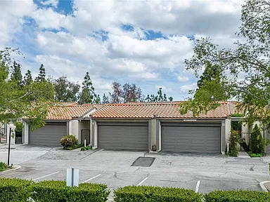 4 Bedroom - House for sale in Porter Ranch, CA