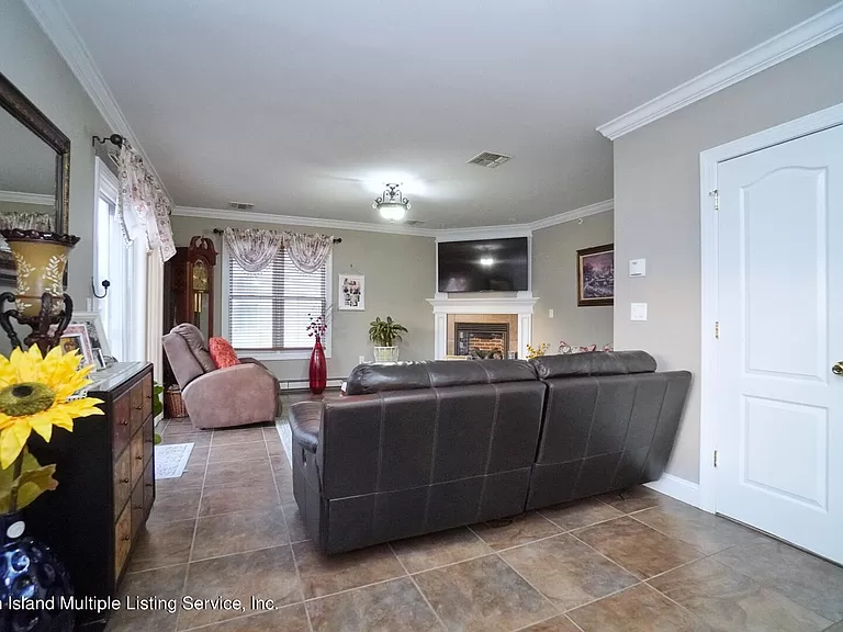 4 Bedroom - House for sale in  Staten Island, NY