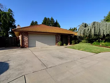 4 Bedroom - House for sale in  California