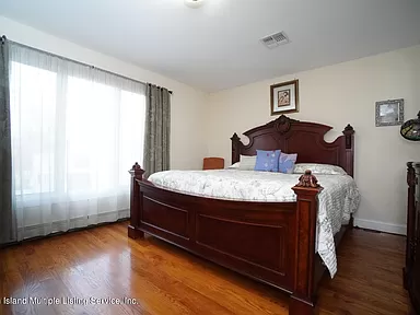 4 Bedroom - House for sale in  Staten Island, NY