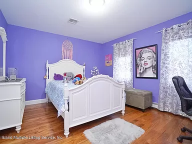 4 Bedroom - House for sale in  Staten Island, NY