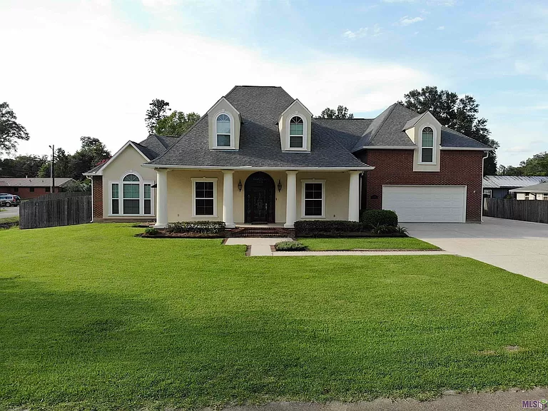 4 Bedroom - House for sale in Livingston, LA