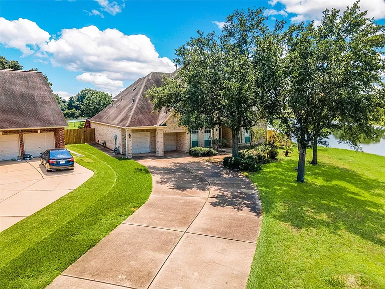 5 Bedroom - Large home for sale in Houston, TX