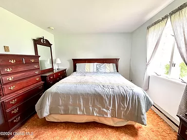 4 Bedroom - House for sale in Carlisle, NY